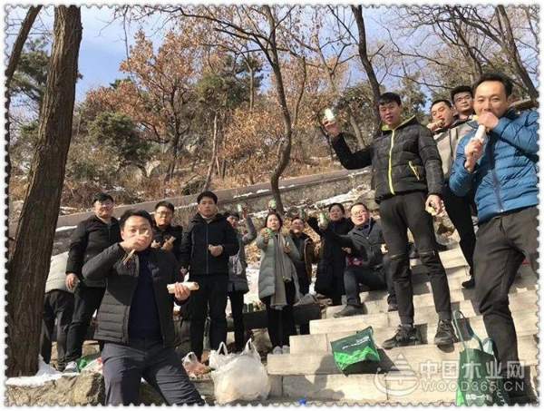 “走进两战圣地，感悟红色沂蒙”优饰饰业2018年冬季团建活动