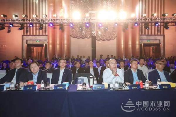 “沪”上近千位企业家共话破局之道，突围走向新征程