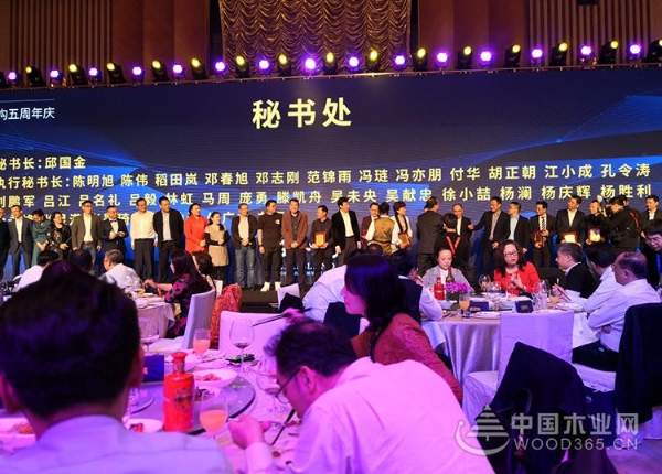 “沪”上近千位企业家共话破局之道，突围走向新征程