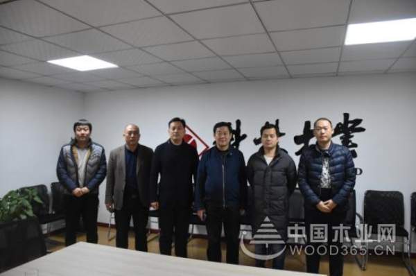 再迎贵宾 好莱客领导一行参观考察科林木业