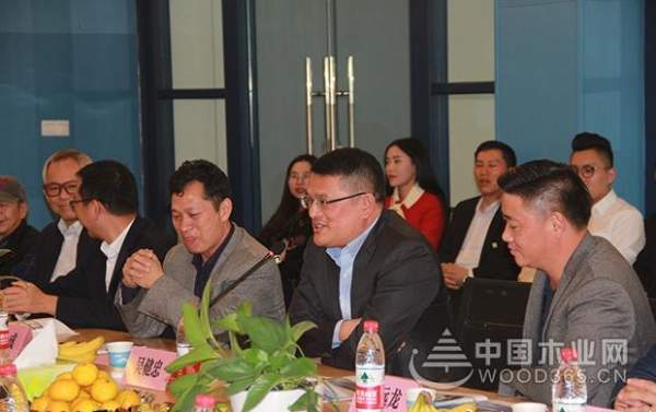 打造品牌效应，提升战略合作——大亚好生活人造板饰面基地挂牌成立