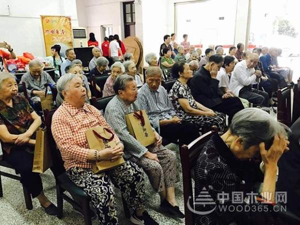 “百善孝为先，敬老中国梦”兔宝宝走进敬老院慰问献爱心
