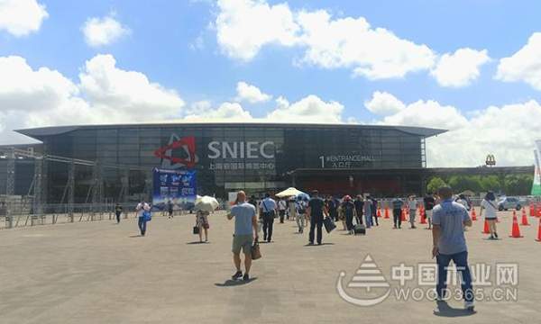 怡黄木业现场直击|中木协亮相2018国际绿色建筑建材博览会