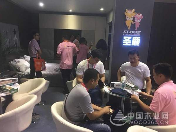 圣鹿板材亮相广州建博会，大放异彩！