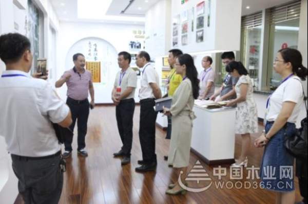 广西融安县人大委员代表到壮象调研