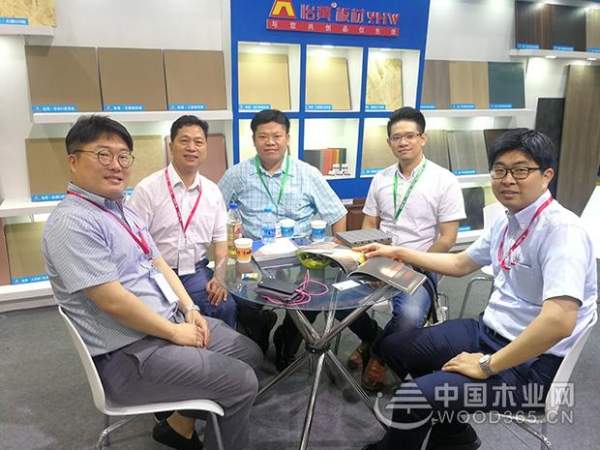 汇聚全球著名品牌|怡黄木业现场直击2018西瓦国际木业展