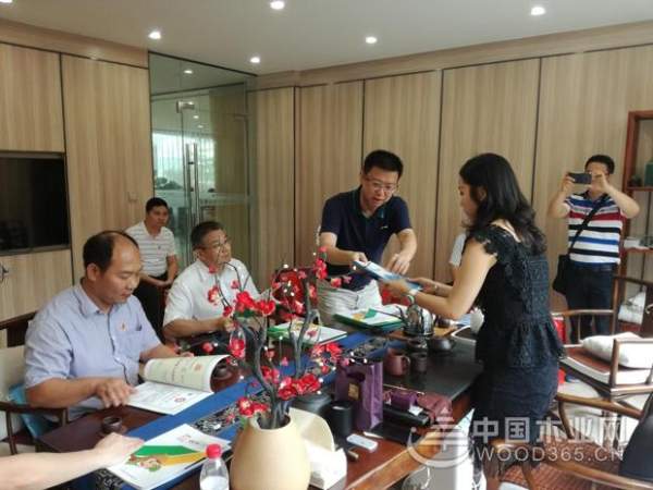 工匠精神 匠心品质 江门科工商务局局长、开平科工商务局局长莅临香港汉邦国际集团考察调研