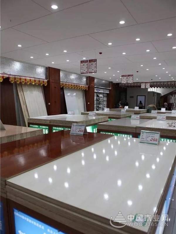 “走进福汉形象店”系列之红安店，将军县的“将军店”