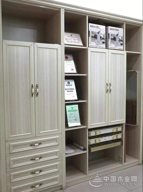 “走进福汉形象店”系列之红安店，将军县的“将军店”