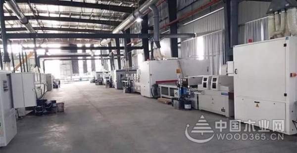 普瑞特机械：地板行业UV滚涂生产线现场
