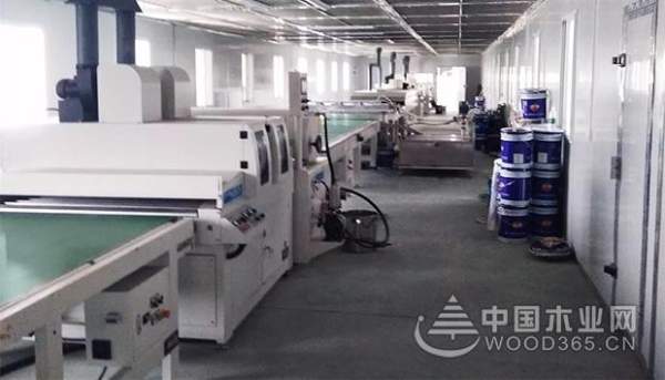 普瑞特机械：地板行业UV滚涂生产线现场